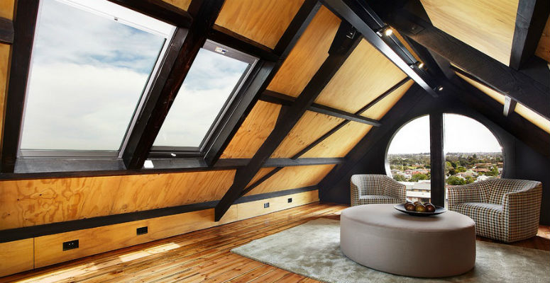 Jak zrobić przegląd okien dachowych? fot.: Bagnato Architects